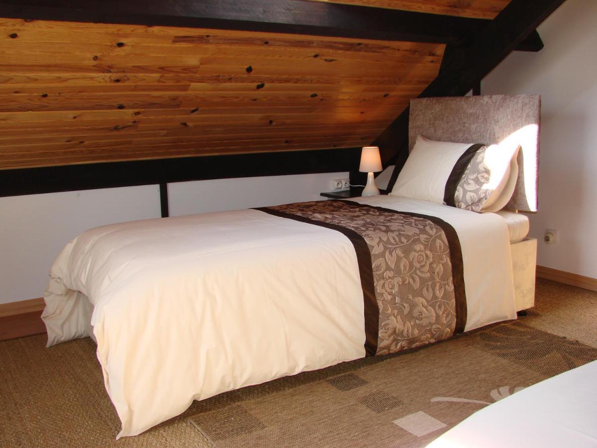 La Blanche Roche Bed & Breakfast Sourdeval Exterior foto