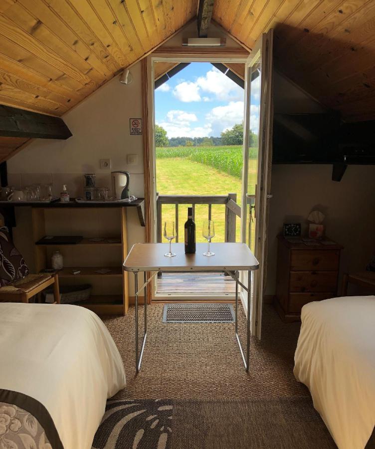 La Blanche Roche Bed & Breakfast Sourdeval Exterior foto